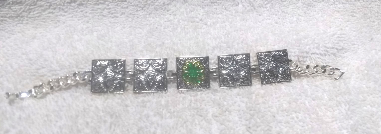 Montana Silversmiths Silver Green Engraved 4 Leaf Clover Bangle Bracelet NIB