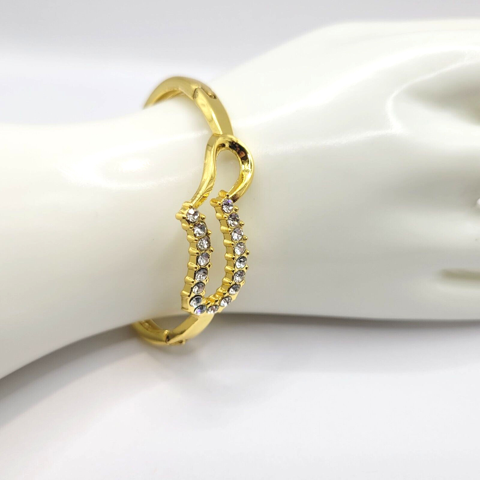 Austrian Crystal Rhinestones Modern Art Deco Heart Bracelet Gold Tone 8 Inch