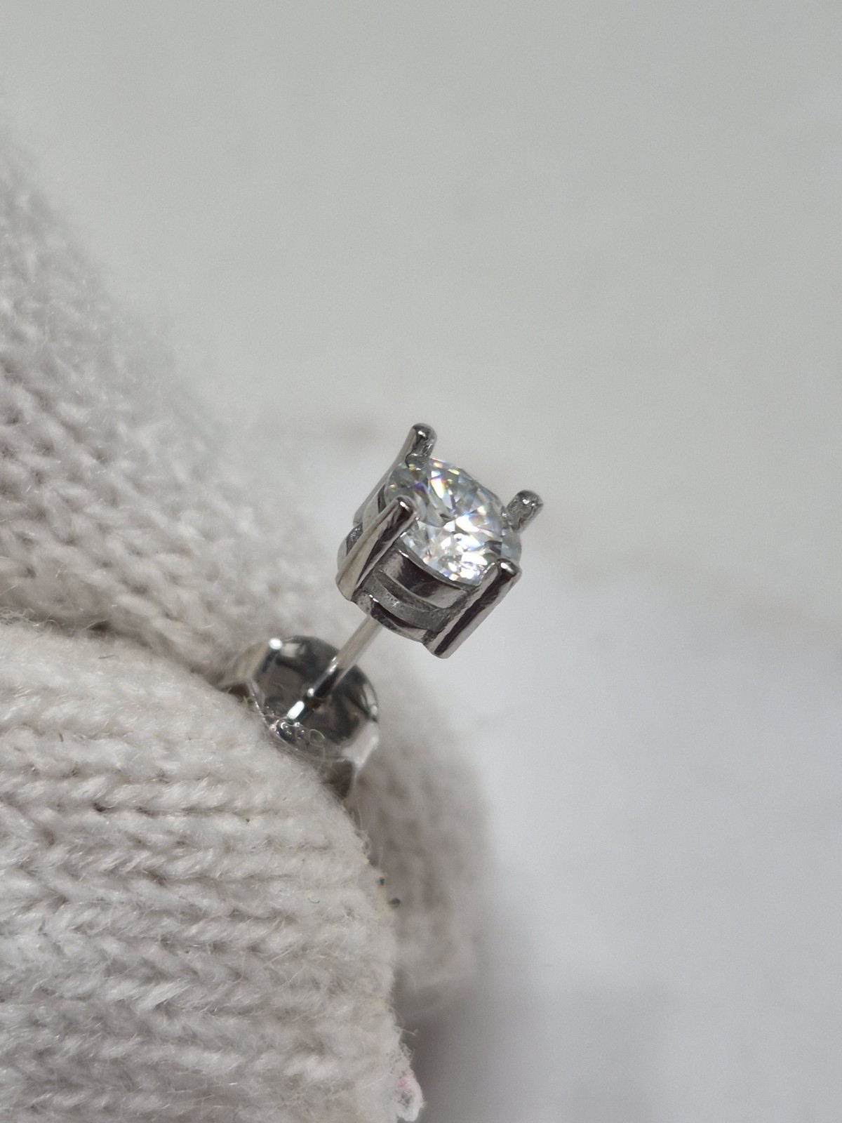 1.0 Carat Moissanite Stud Earrings