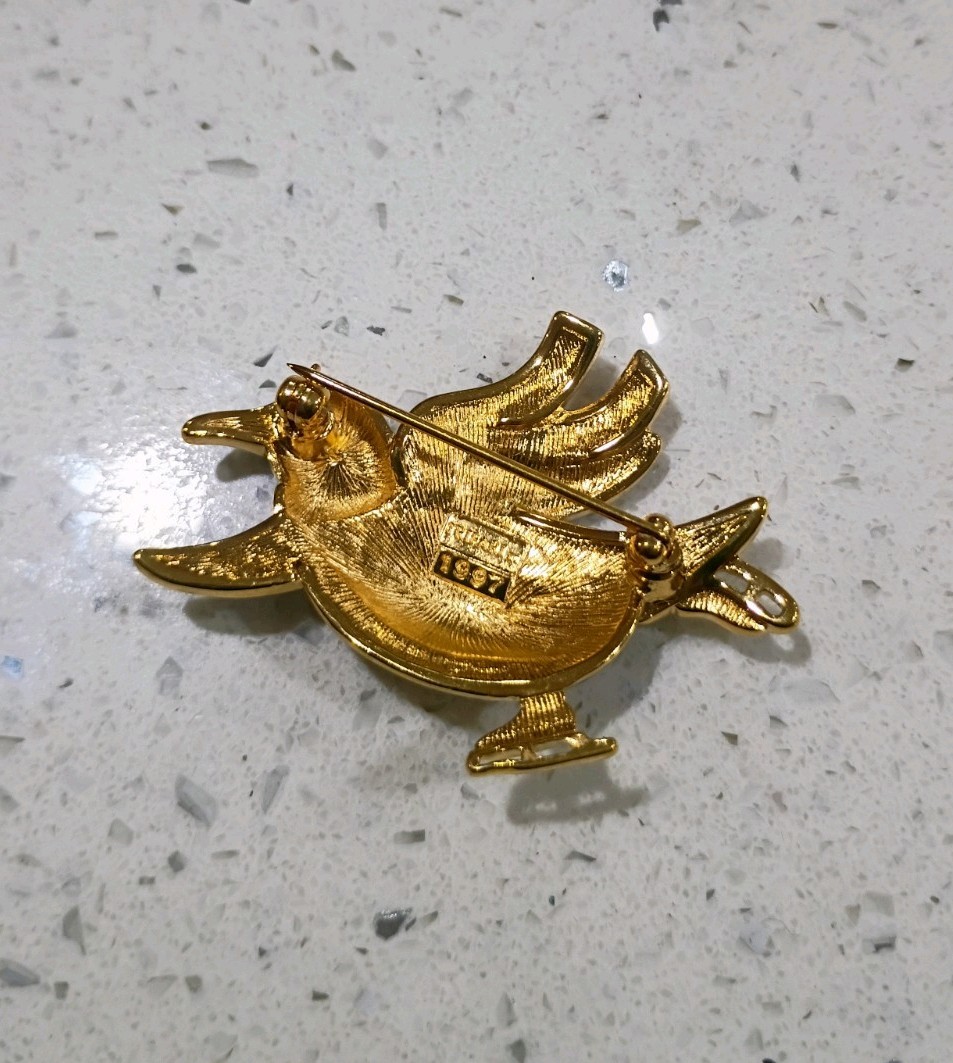 Vtg Ltd ed. 1997 TRIFARI enamel rhinestone skating penguin brooch pin Holiday