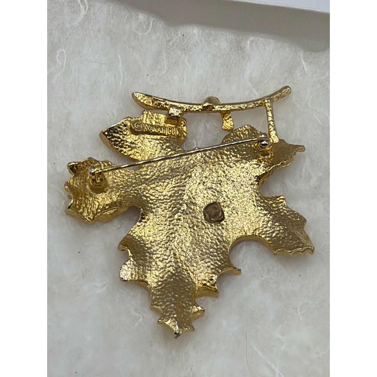 Vintage SARAH COVENTRY Leaf Pin Brooch Whit Ladybug Clear Rhinestone
