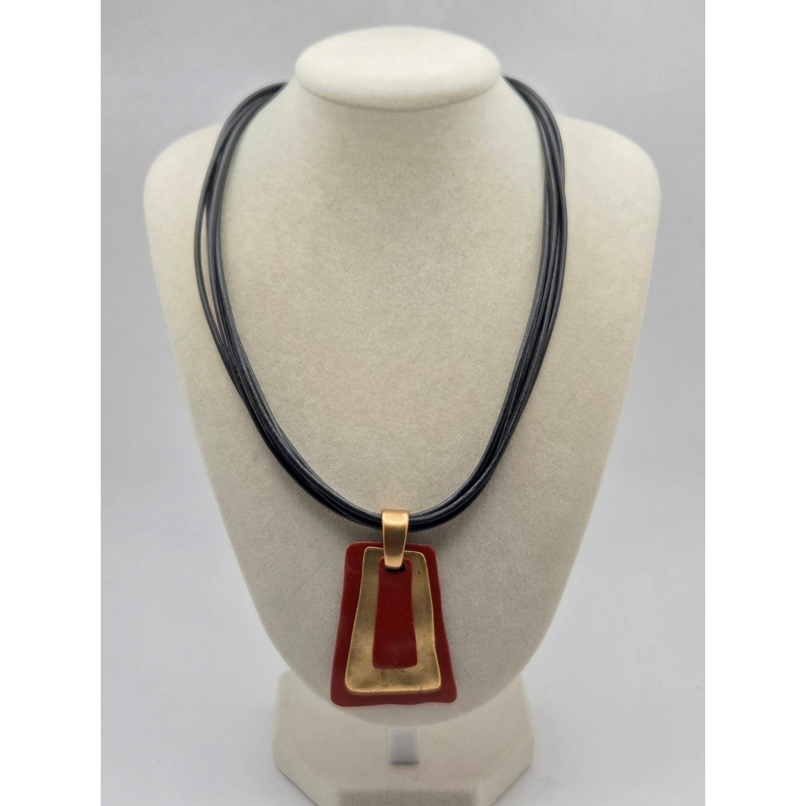 Chico’s Mid-Century Modern Style Resin & Brass Pendant Necklace Multi-Strand Cor