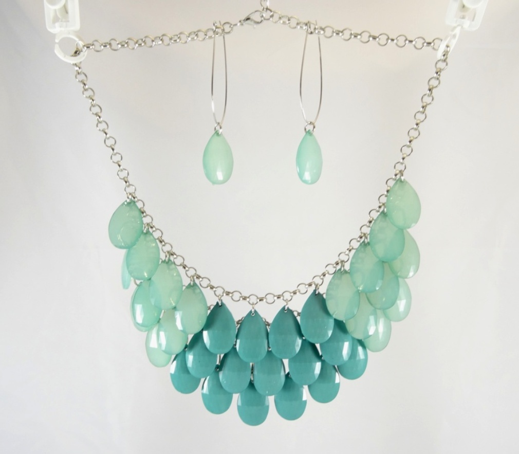 New Layered Necklace Earring Set with Seafoam Aqua Teardrop Beads #N2328