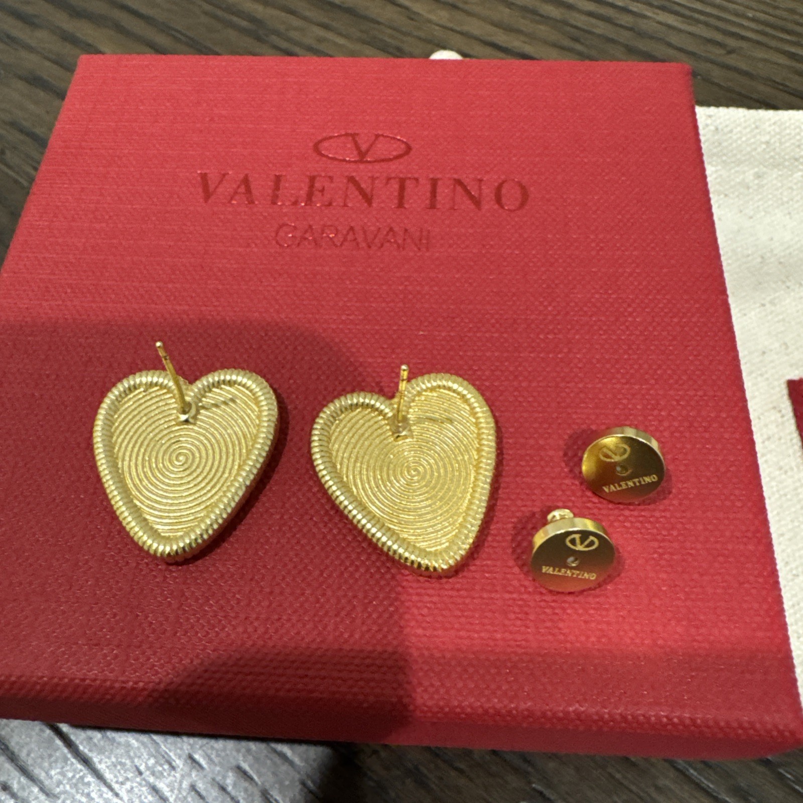Valentino Garavani heart-shape stud earrings Gold Made in Italy Contemporary