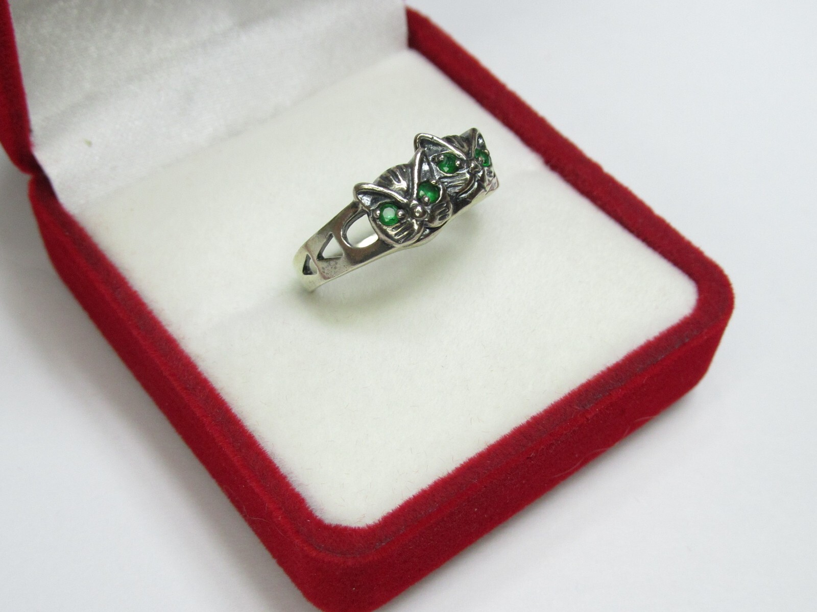 Women’s 925 sterling silver ring, cubic zirconia, 2,47 gr, size 7.