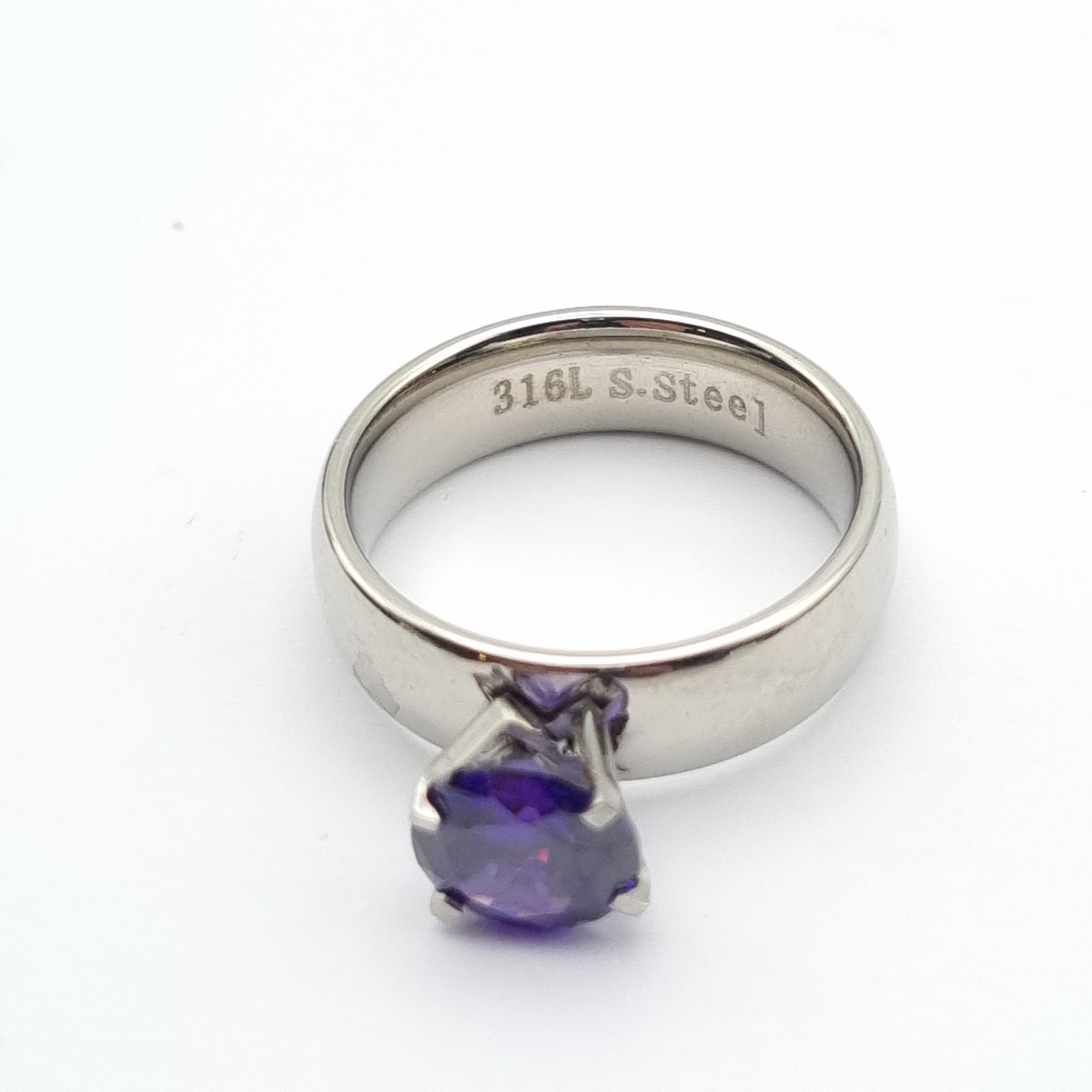 Solitaire Ring 316L Stainless Steel Purple Stone Size P