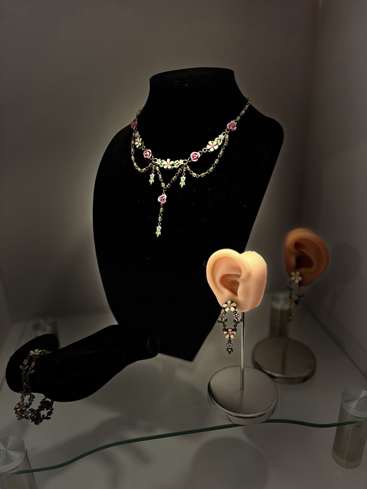 Vintage Avon Fashion Flower 3 Pc Suite Swag Necklace Bracelet Earrings Mint