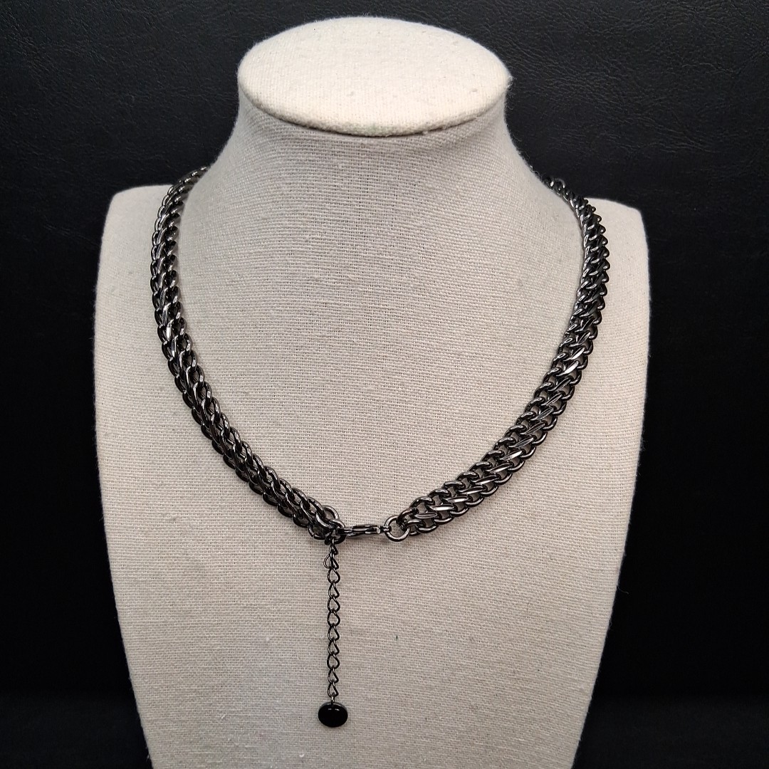 TALBOTS Gunmetal Tone Chain Bib Necklace Whit Green Lucite Jewels. 17.586