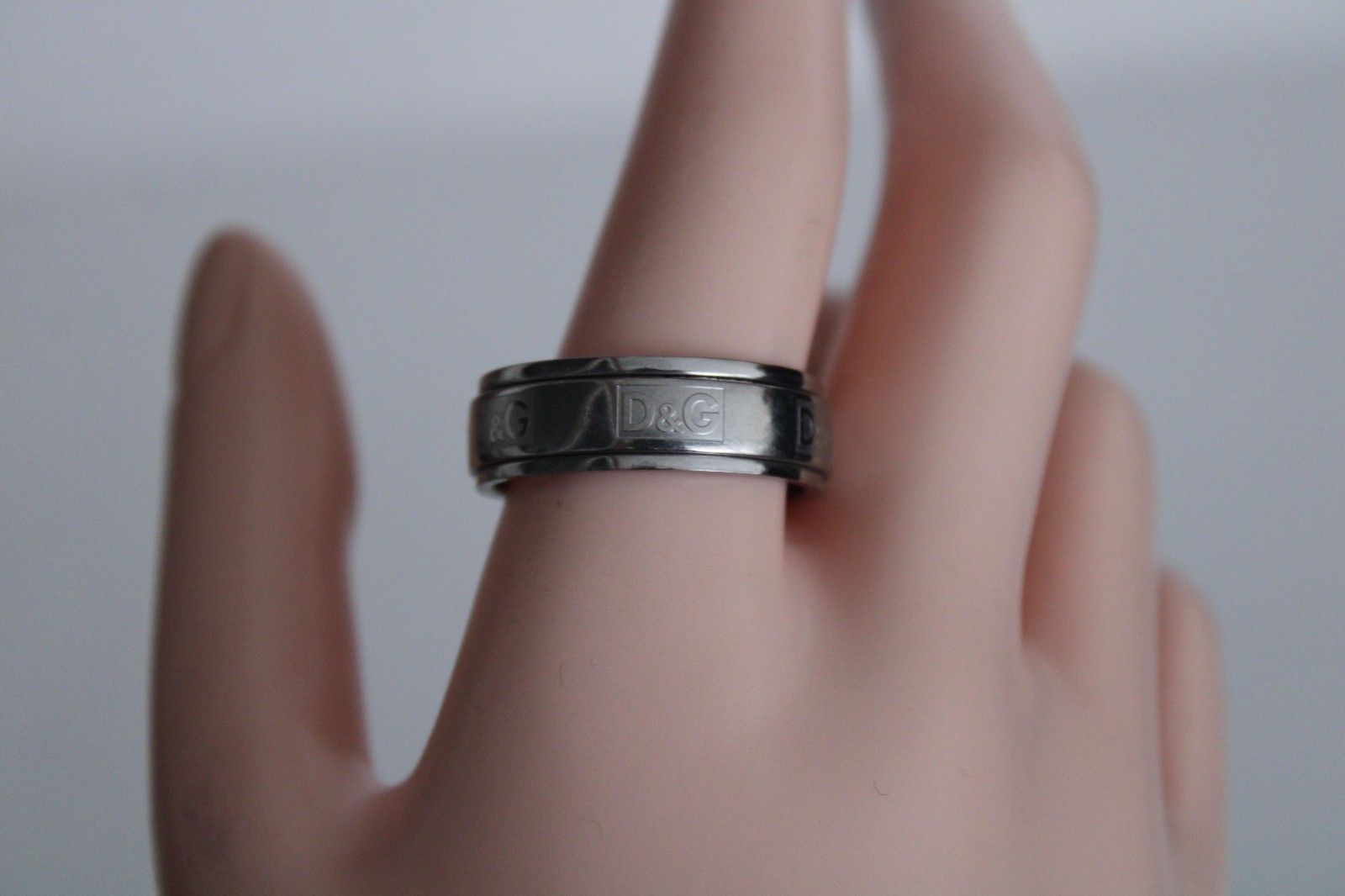 Designer D & G Dolce & Gabbana Unisex Adult Spinner Ring Band, S: 12.5