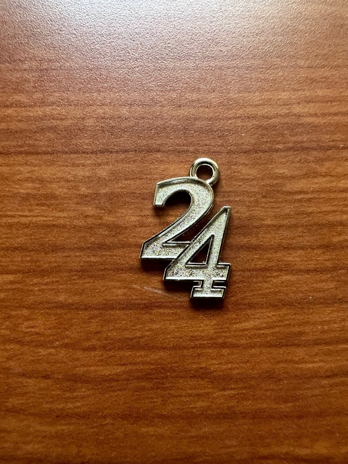 Graduation Tassel Charm Yeardate 2024 – gold or silver