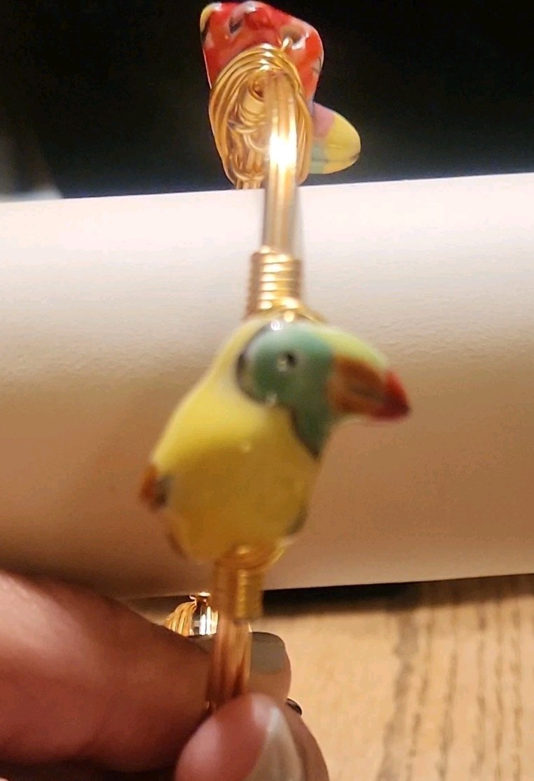 Gold Tone Adjustable Wire Bangle Bracelet w/ Multicolor Bird Dangle Charms