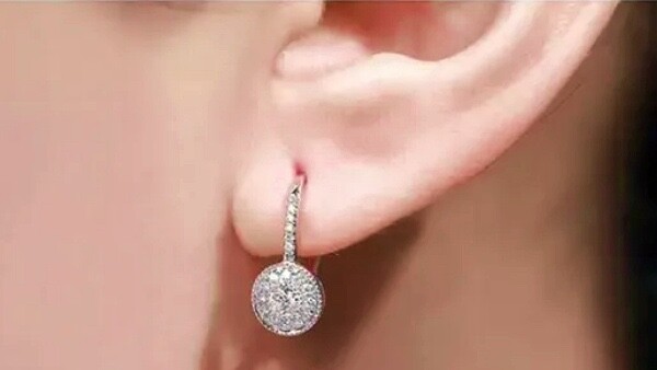 STUNNING WHITE TOPAZ LEVER BACK EARRINGS SILVER DANGLE LEVERBACK HIGH QUALITY