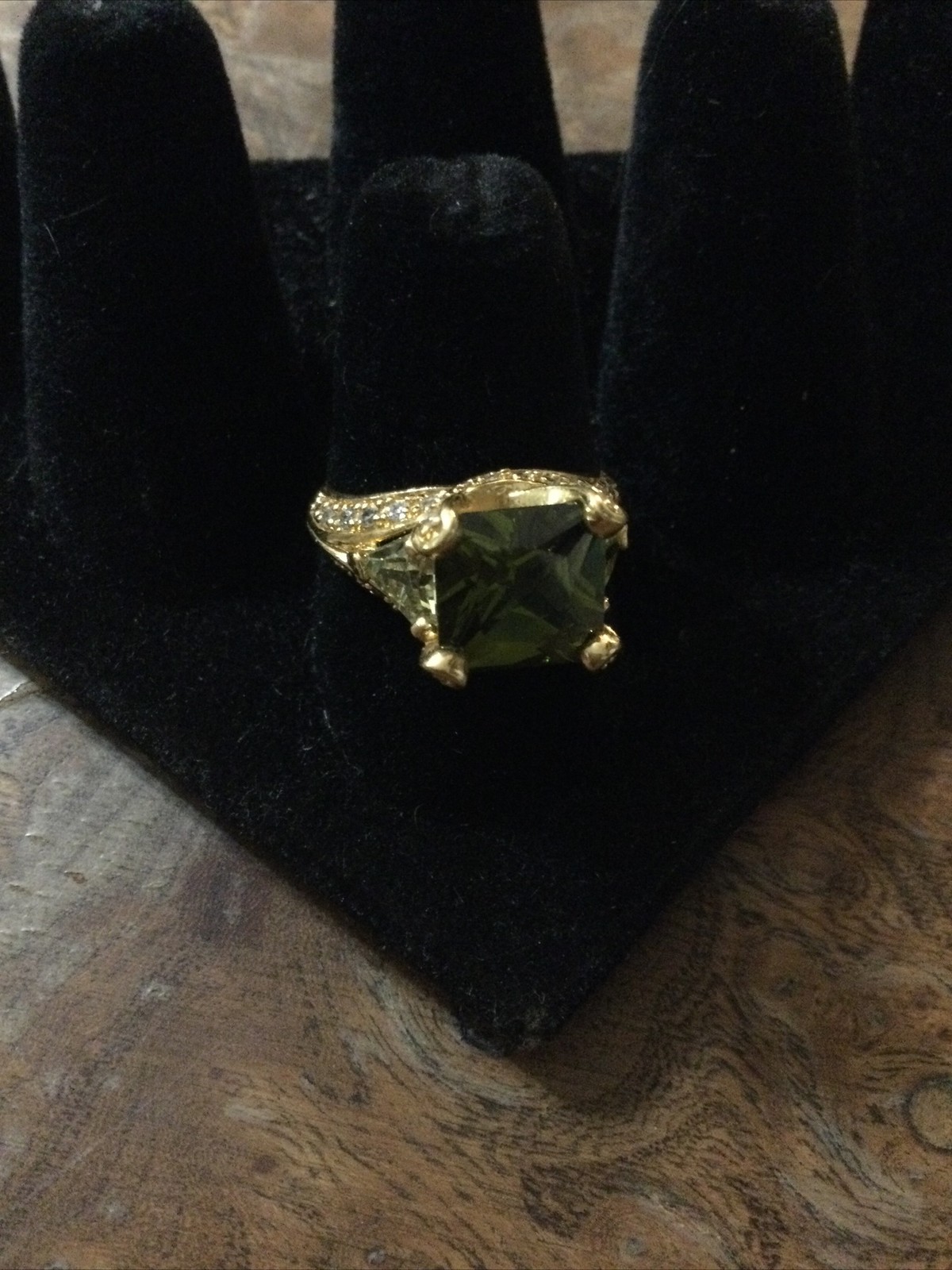 Gold Tone Green Crystal Statement Ring Princess Cut Cocktail Fashion Jewelry