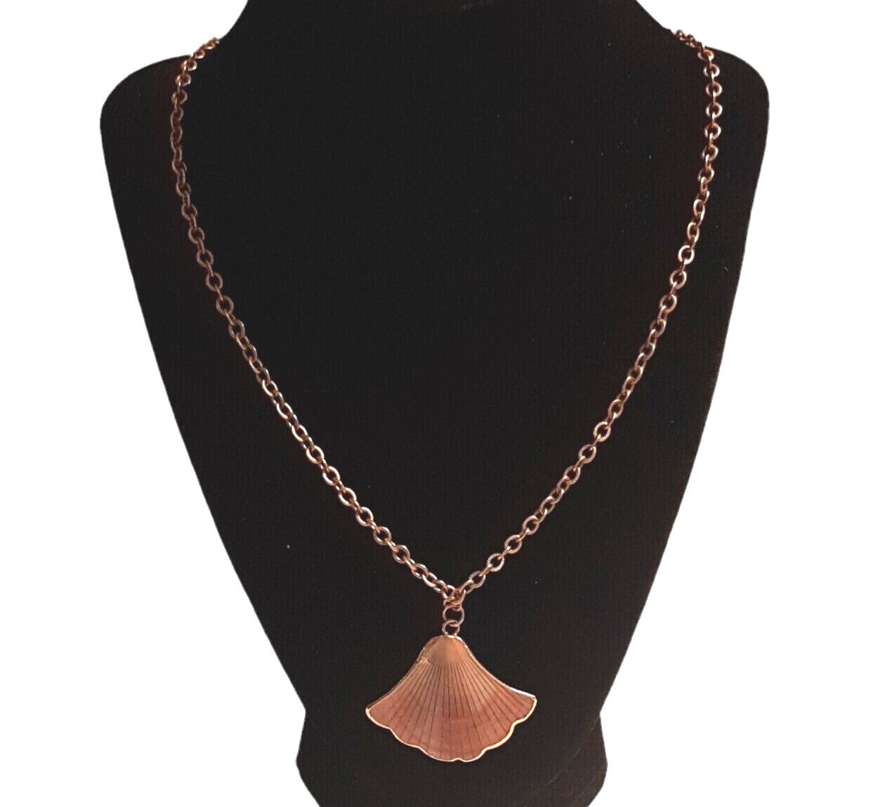 Pink Fan-Shape Shell Necklace Gold-tone 23″ Chain