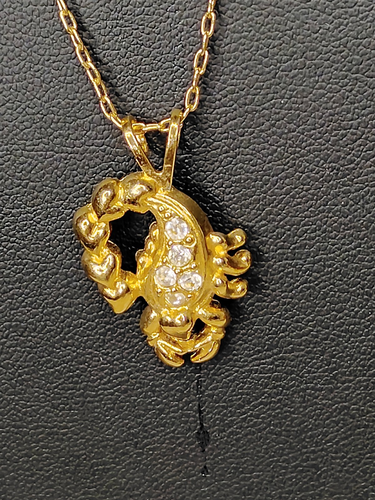Avon Signed Gold Tone Scorpion Charm Pendant Necklace Clear Rhinestones