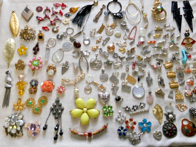 OVER 350 pcs Pendants / charms jewelry making lot see all pcs sets themes shine
