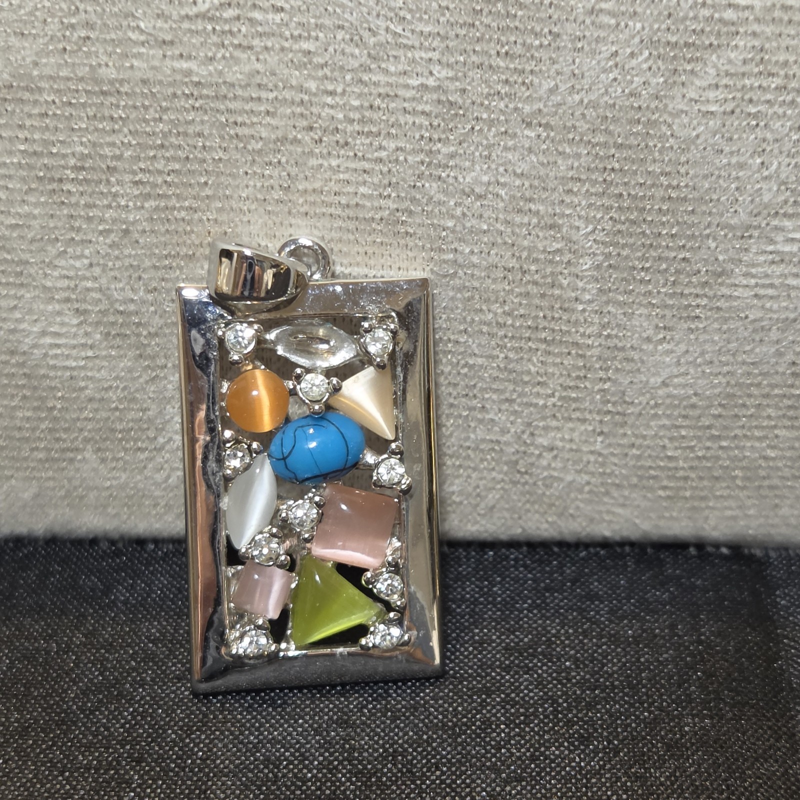 Beautiful Colorful Geometric Crystal Pendant With Modern Silver-tone Frame