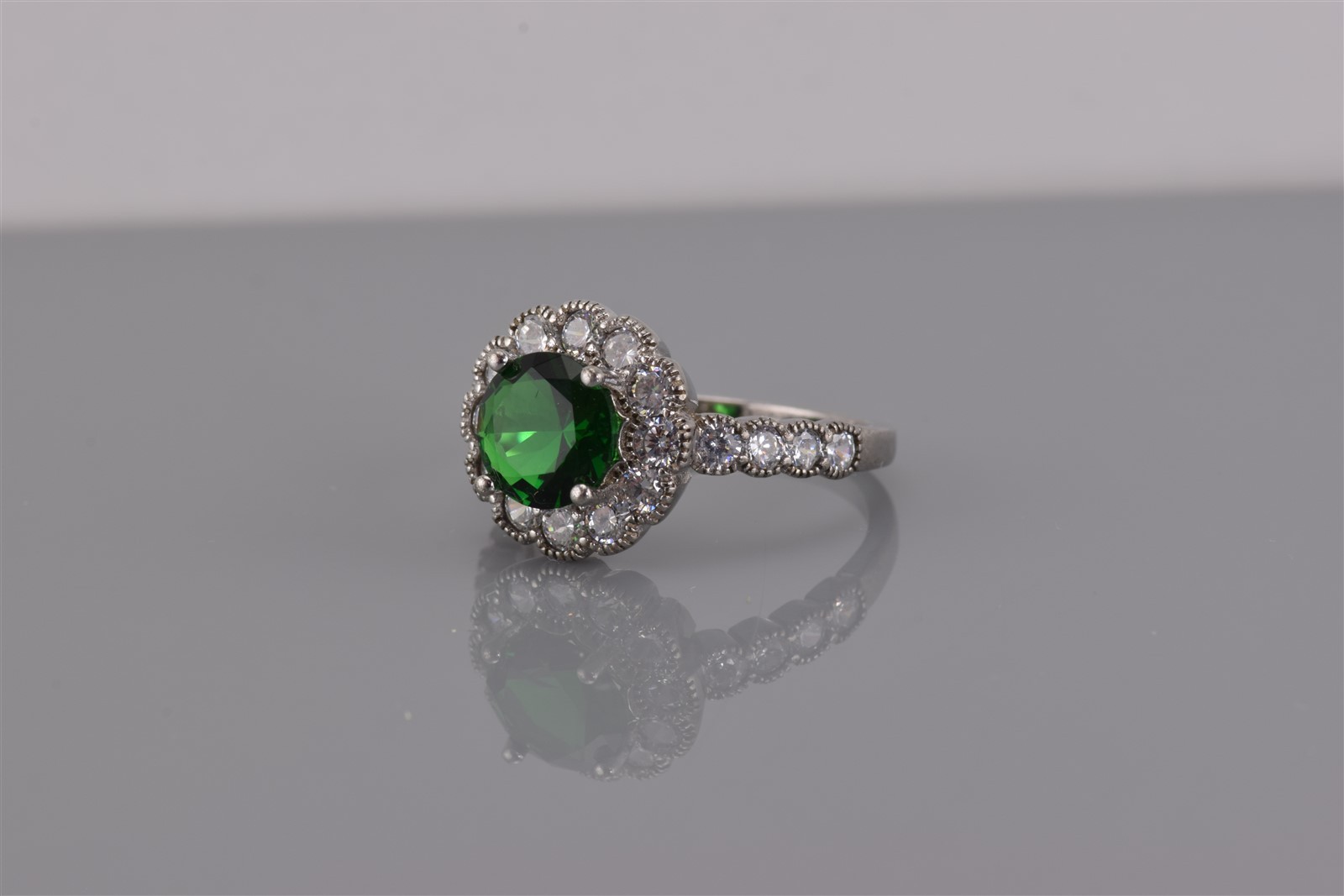 Sterling Silver Green Round Solitaire Halo Accent Scalloped Band Ring 925 Sz: 8