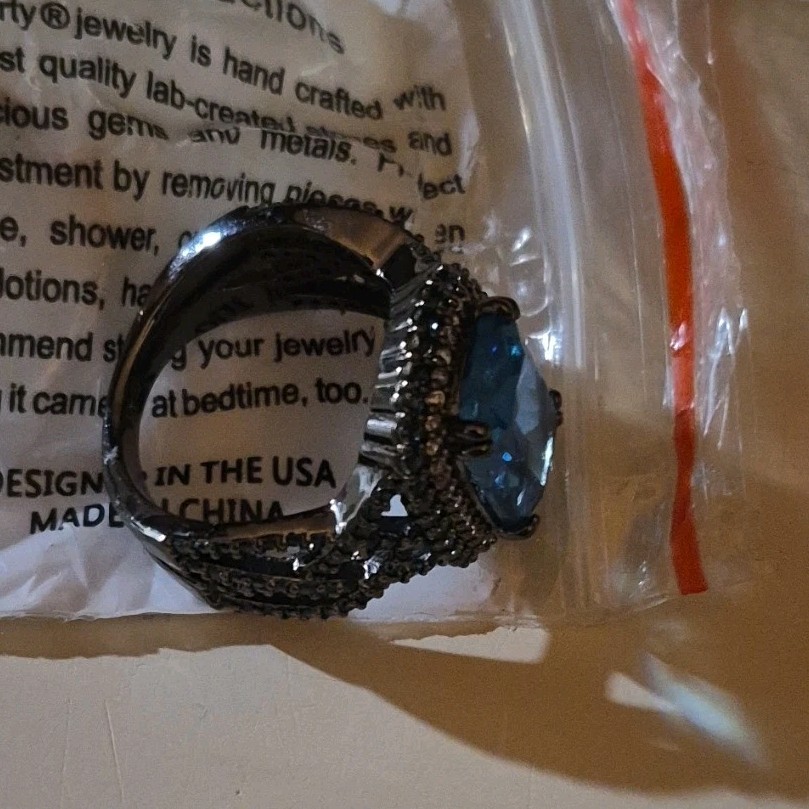 Bomb Party Blue Cushion Crystal Cocktail Ring Black Tone Size 8