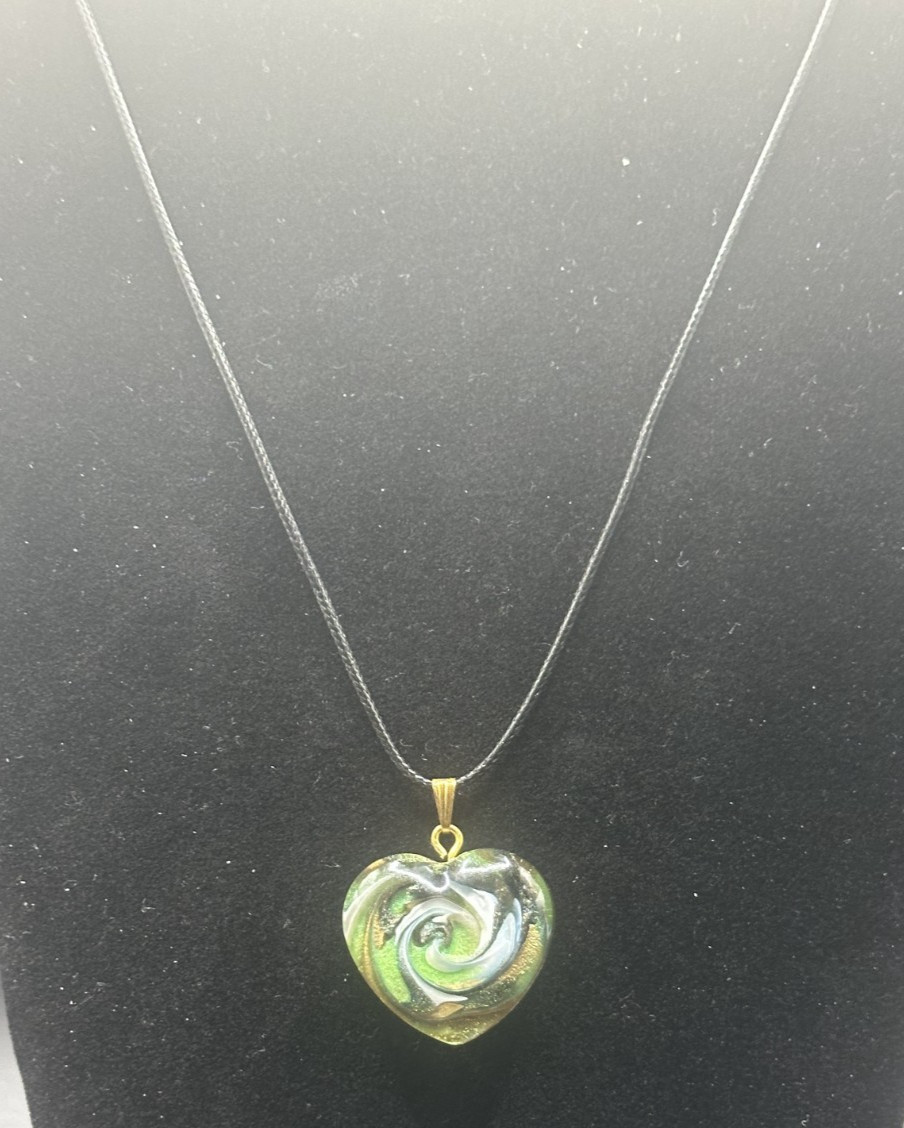 Green Multicolor Handmade Pendant Necklace (NSH0014)