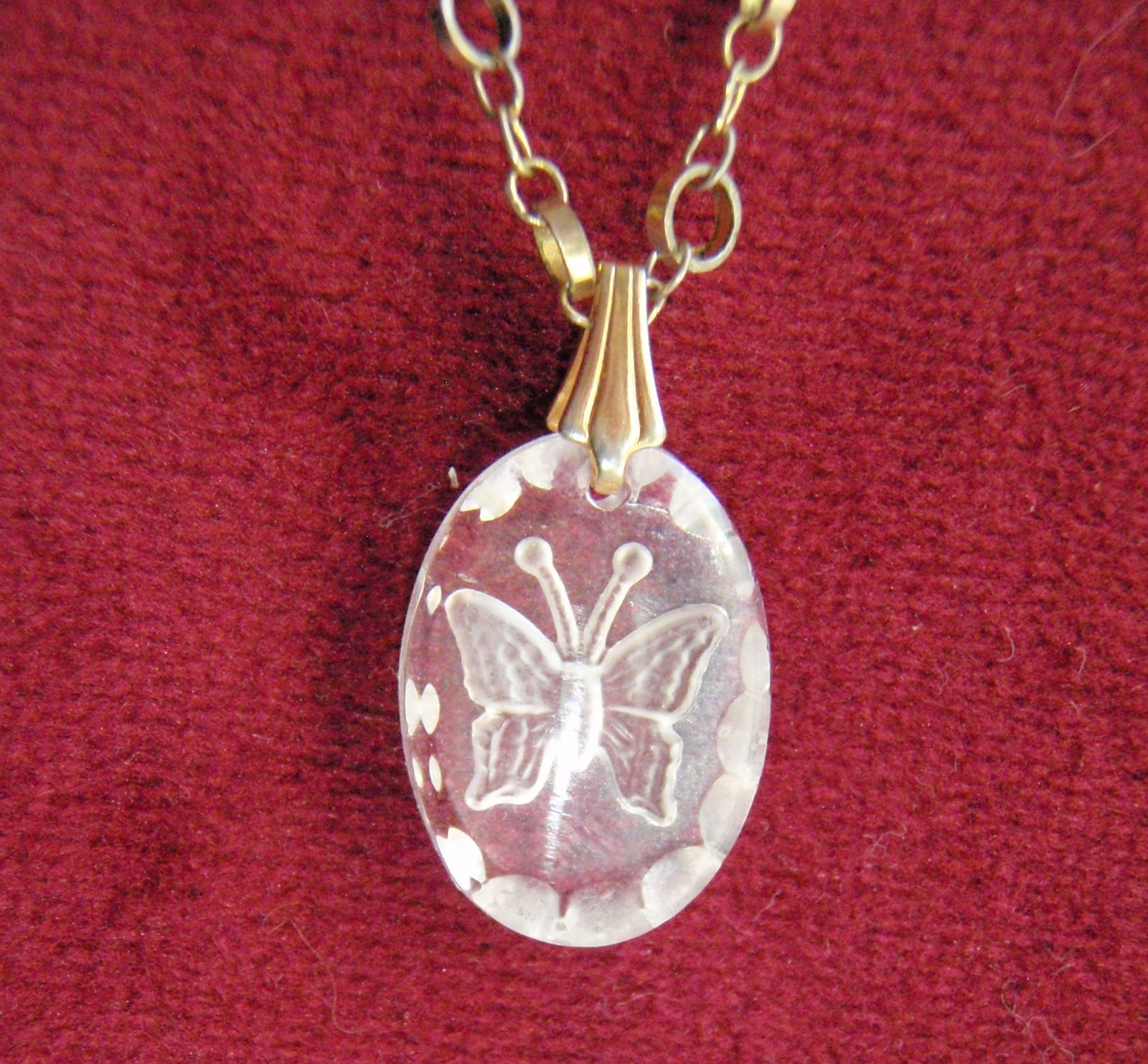 Necklace Frosted Glass Oval Butterfly 15″ Gold Tone Chain Whimsy Fairy MkUltra