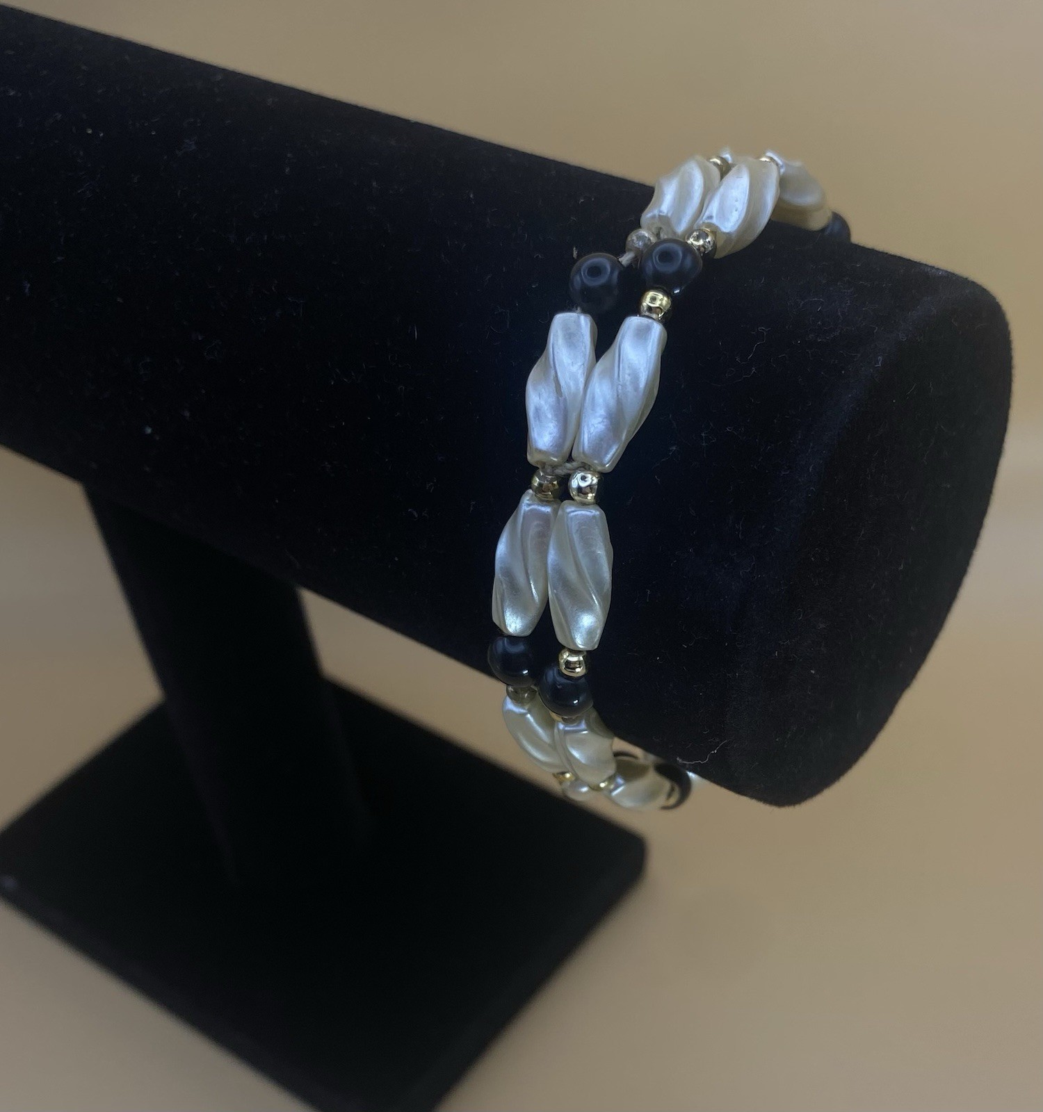 White Black Imitation Pearl Beaded Bracelet Round Glass Beads Toggle Closure