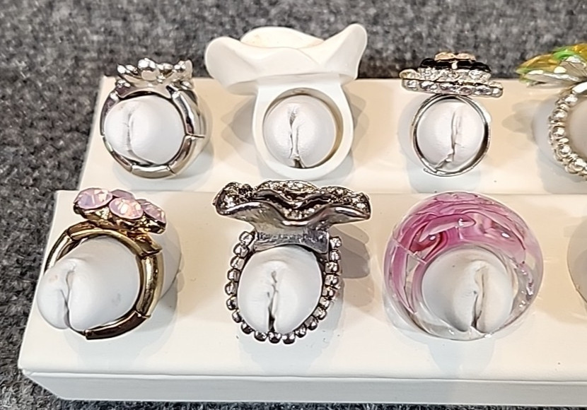 Jewelry 12 Flowered Rings Adjusts Sized Stretch See Description Lot #254
