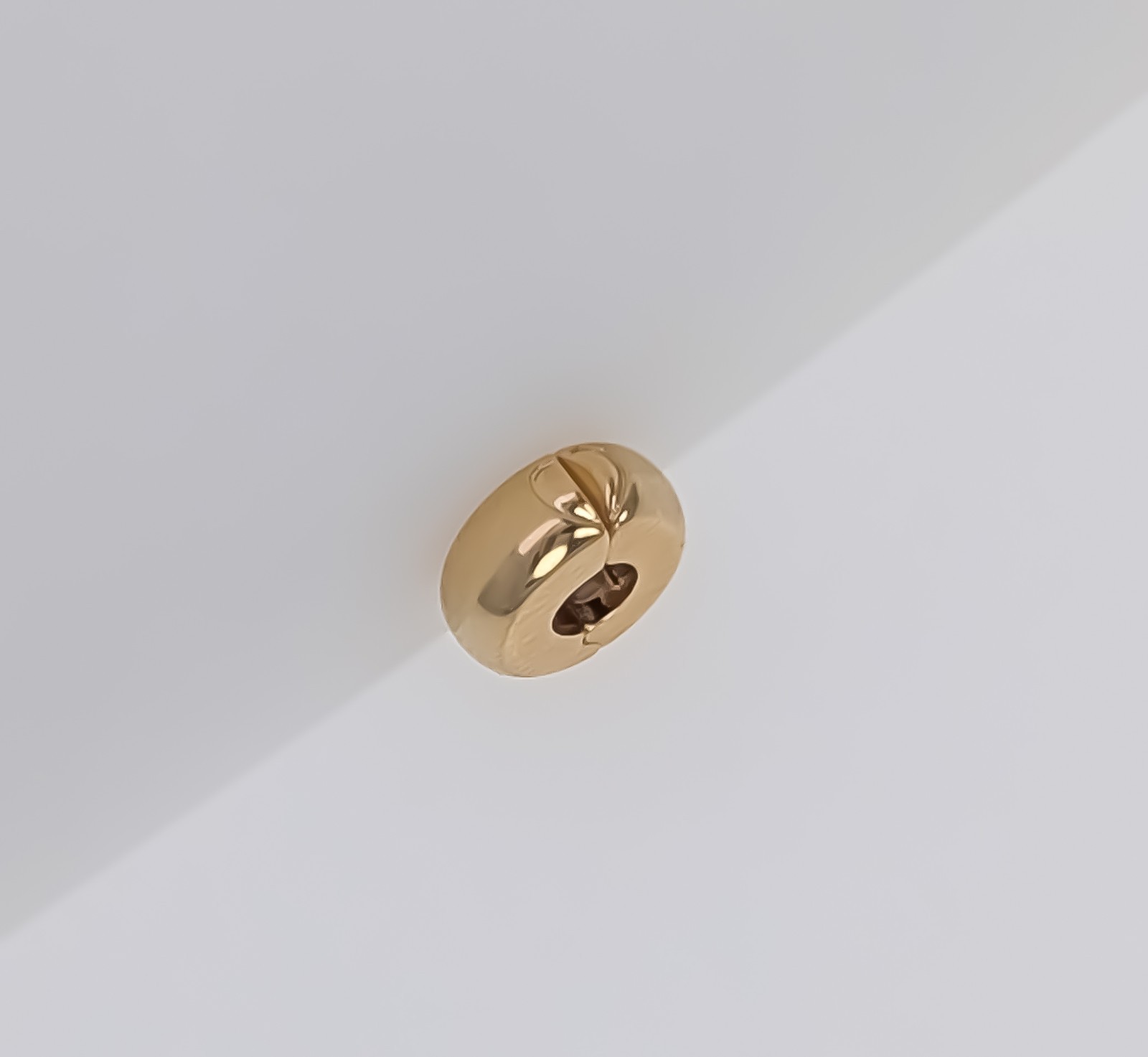 New 100% Authentic PANDORA 14k Gold Plated Shiny Round Clip Charm 763678C00