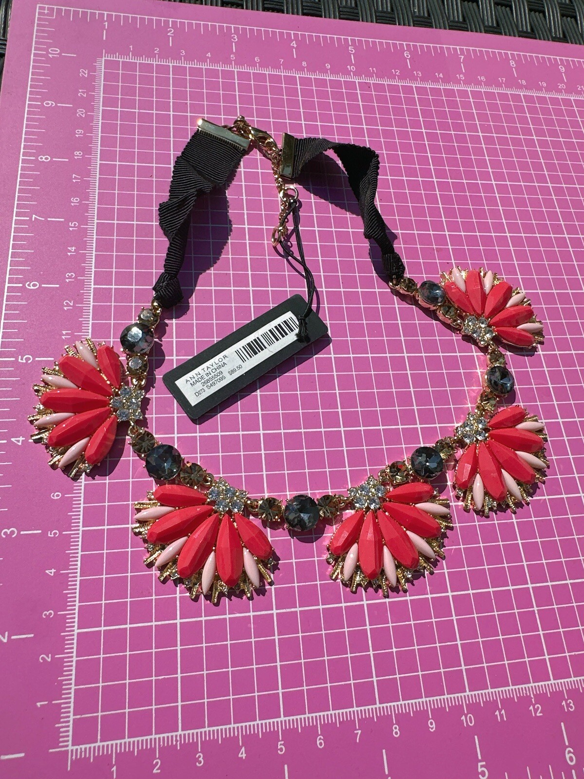 Ann Taylor orange pink flower necklace good tone black white crystals Adjustable