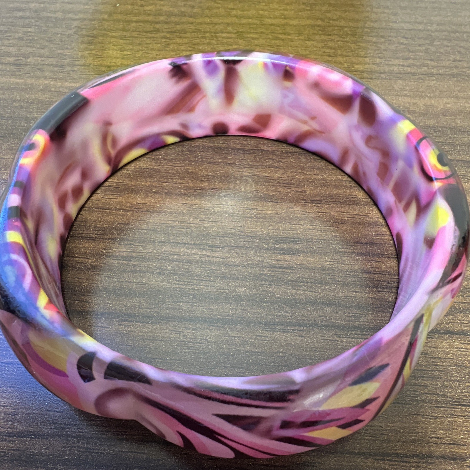 2 Vintage Multicolor Floral Lucite Scalloped Bangle Bracelets Pink Purple Red