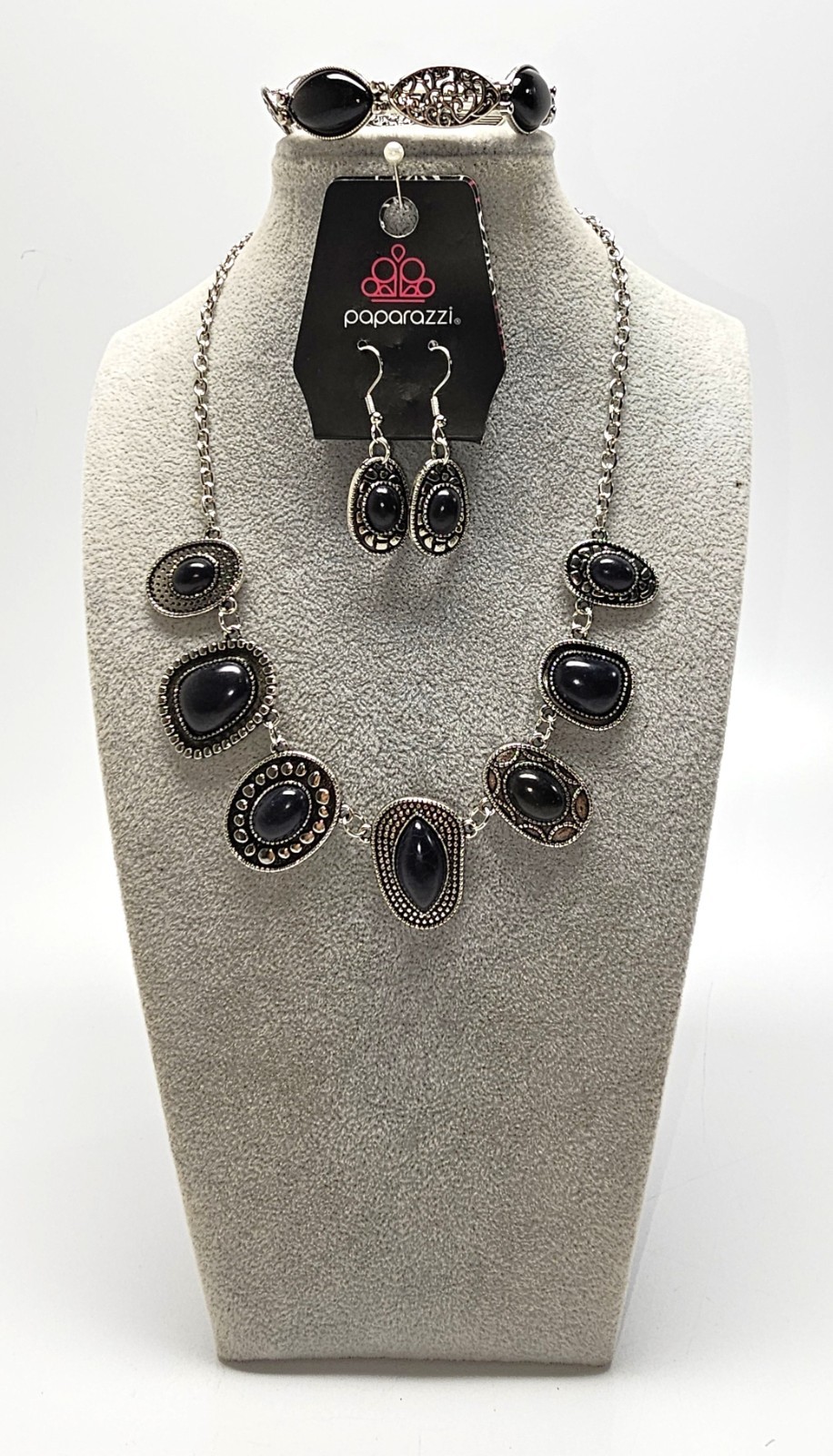 2 pc Necklace with Matching Earrings, Stretchy Bracelet Set – NIP Black/Silver