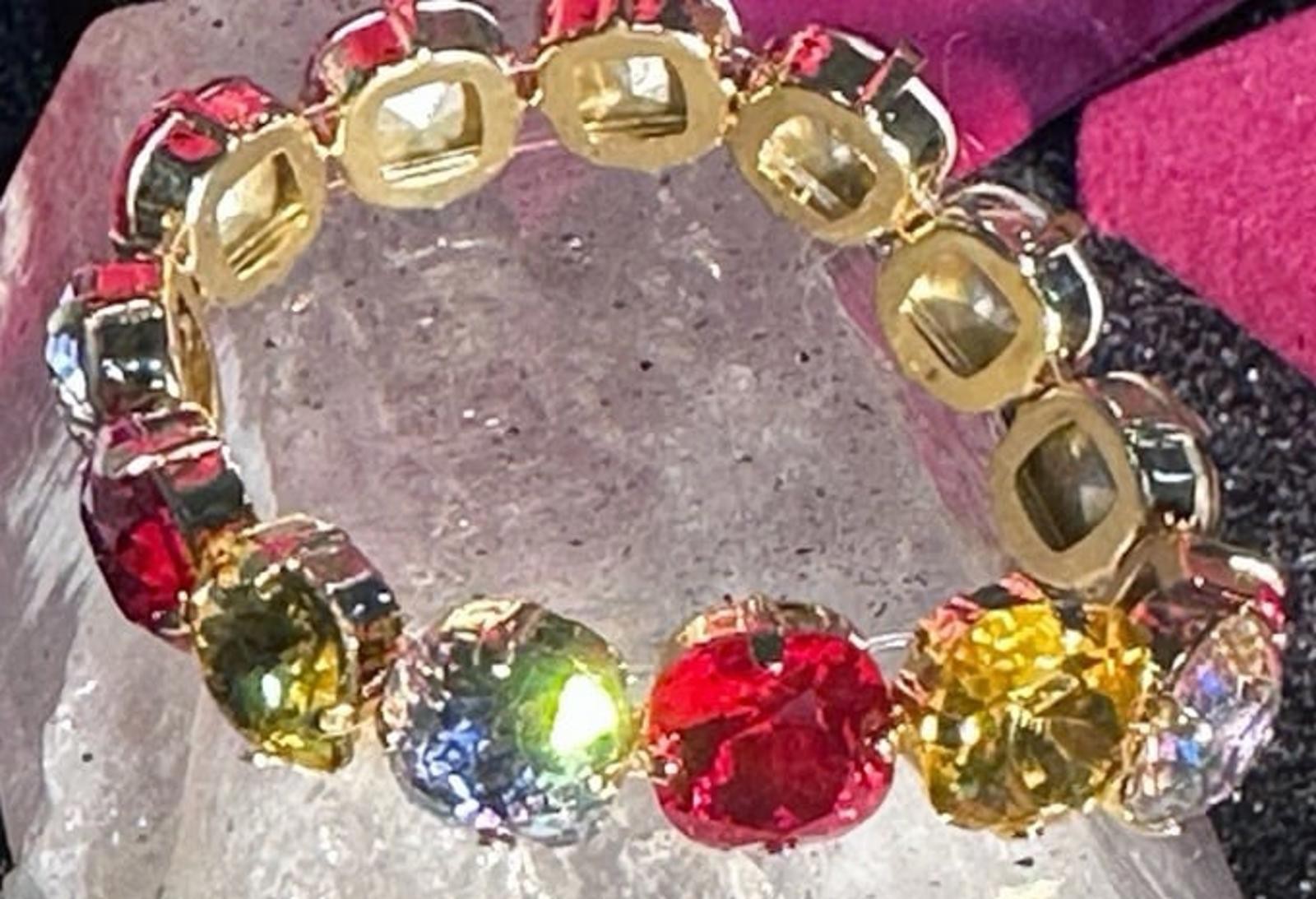 Bracelet Artisan Crafted Swarovski Crystals 2 Ct each stone stretch bracelet New