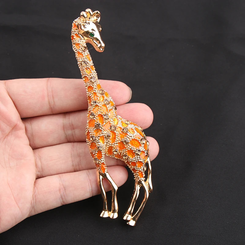 Women Men Unisex Giraffe Lover Brooch Fashion Animal Pins Badge Jewelry