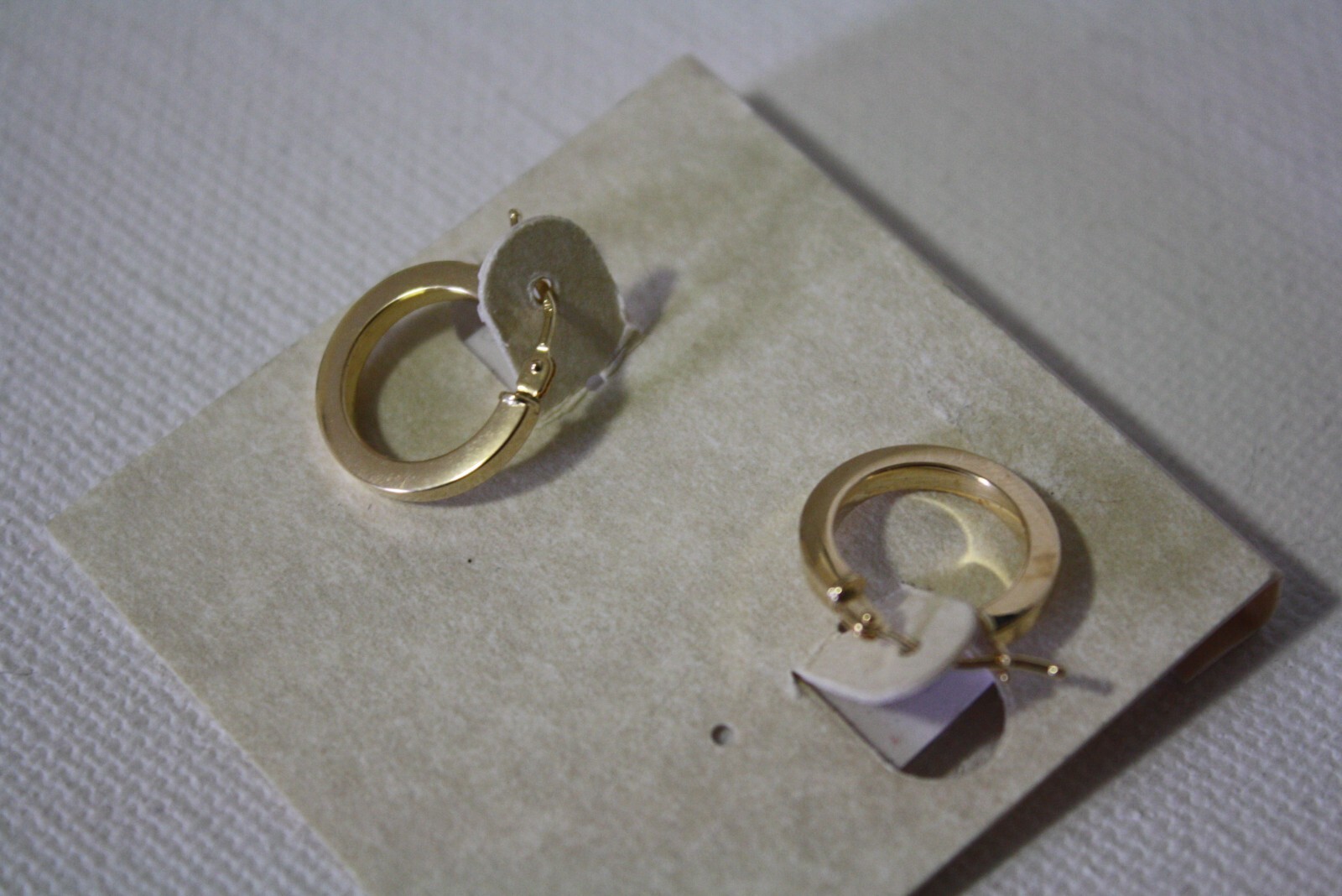14K Solid Gold small Hoop earrings NWT