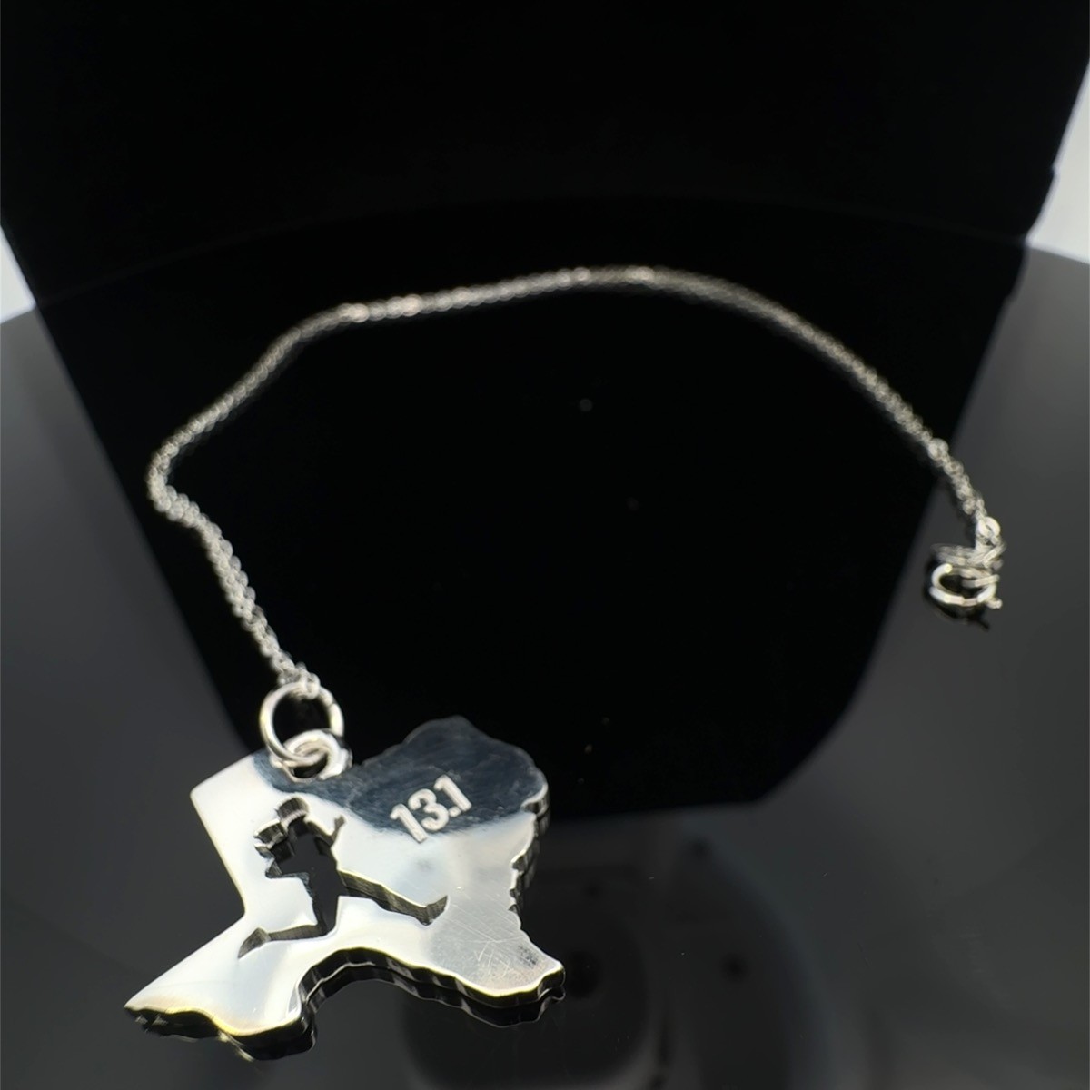 18″ 925 Sterling Silver Chain with 13.1 TX State Running Pendant (WCP031631)