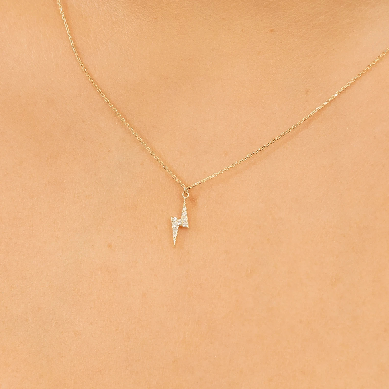 Lab Grown 1.00 Ct Round EF VS Diamond Lightning Bolt Necklace in 14K Solid Gold