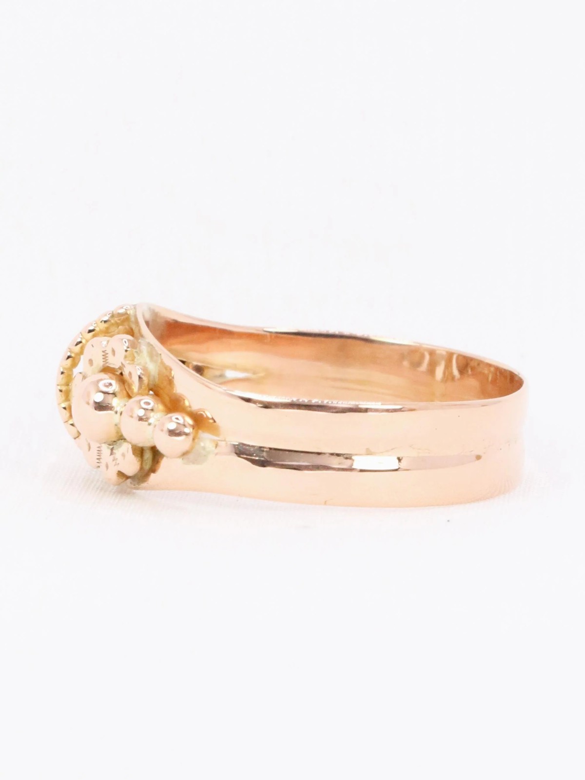 Art Nouveau flower ring in rose gold