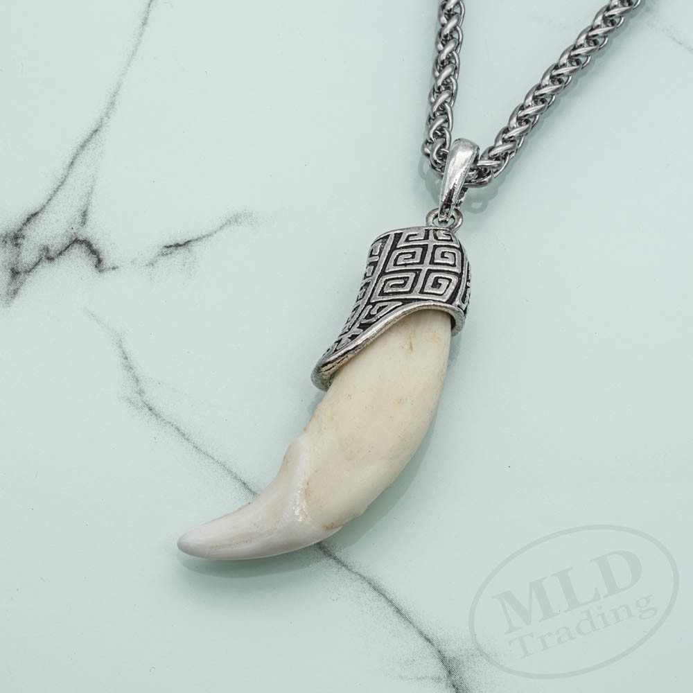 Faux Wolf Tooth Pendant Necklace – Resin & Alloy Cap – Tribal Viking Style