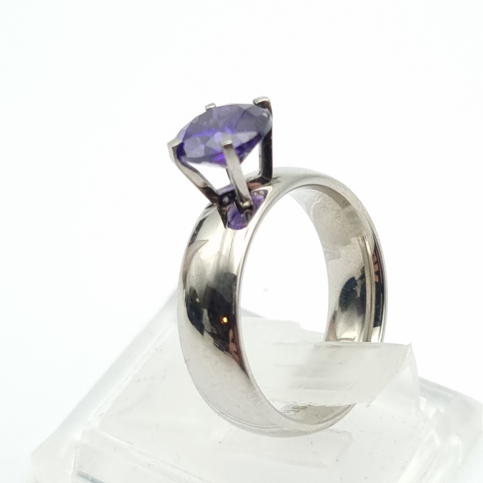 Solitaire Ring 316L Stainless Steel Purple Stone Size P