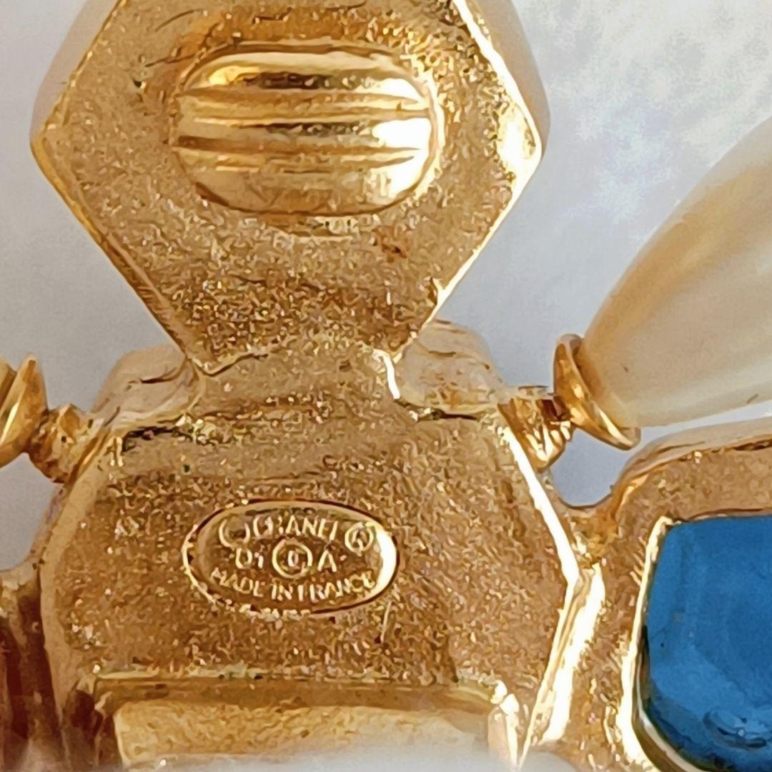 CHANEL 01A Coco Mark CC Multicolored Gripoix and Faux Pearl Earring No Box