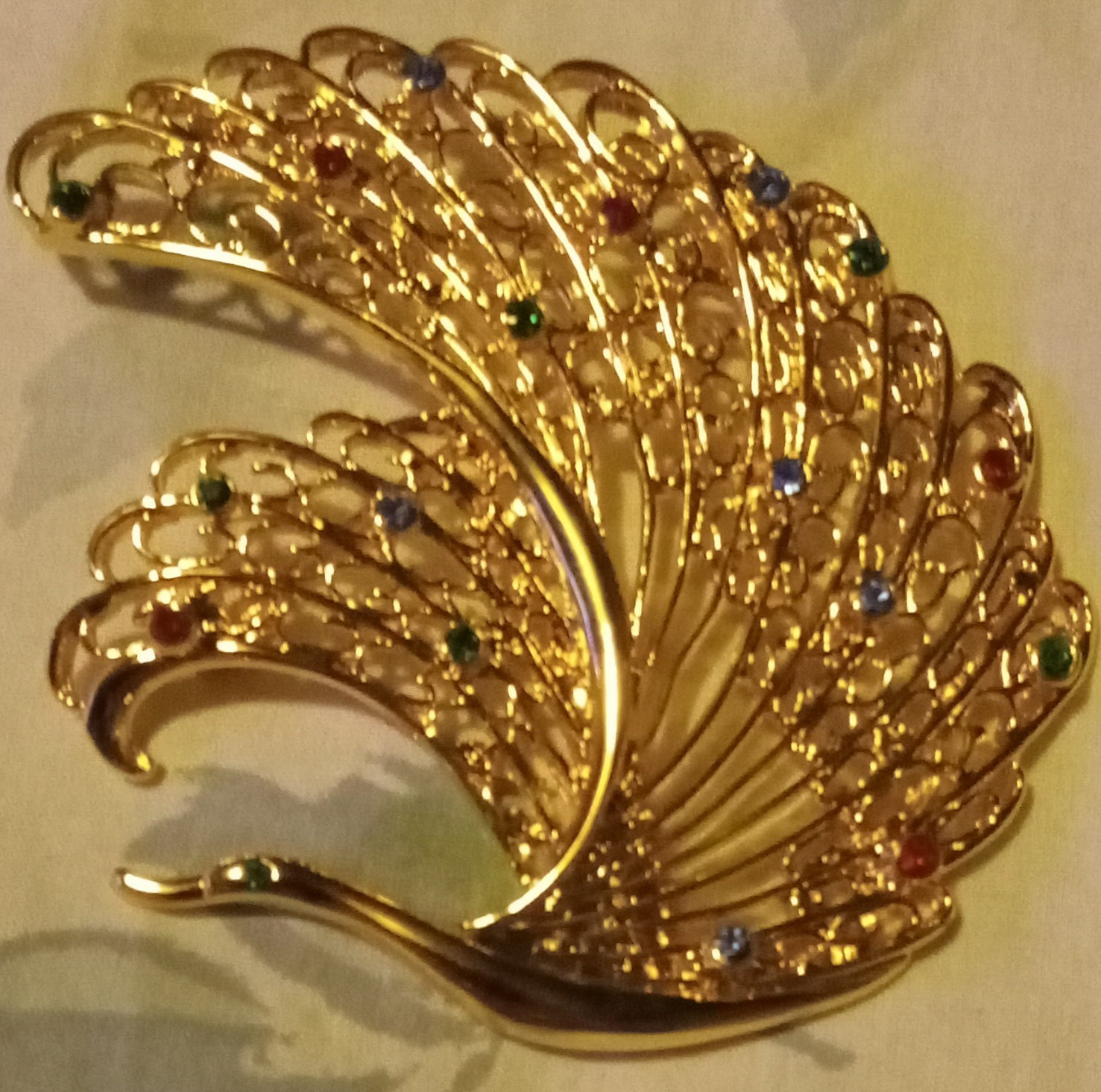 Gold Tone Bird Brooch Pin Multicolor Round Simulated Rhinestone Metal