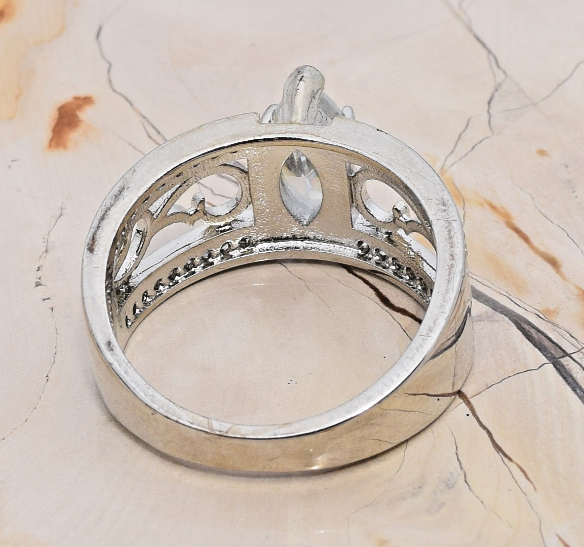 Marquise Solitaire Crystal Wide Band Ring SIZE 8 Round Crystal Accents on Band