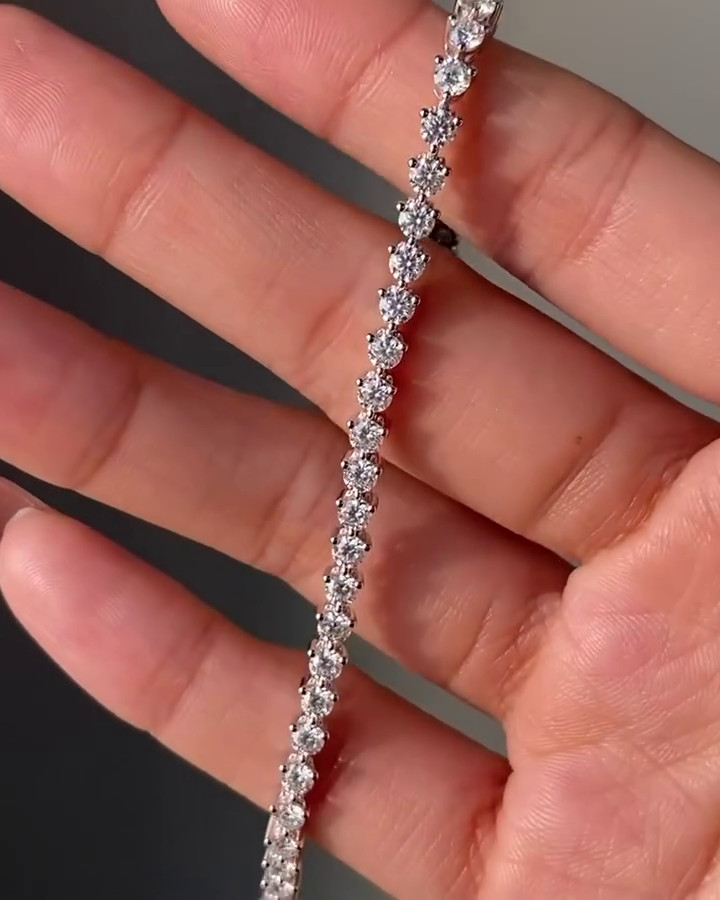 Round Cut Cubic Zirconia 925 Sterling Silver Women Everyday Wear Tennis Bracelet