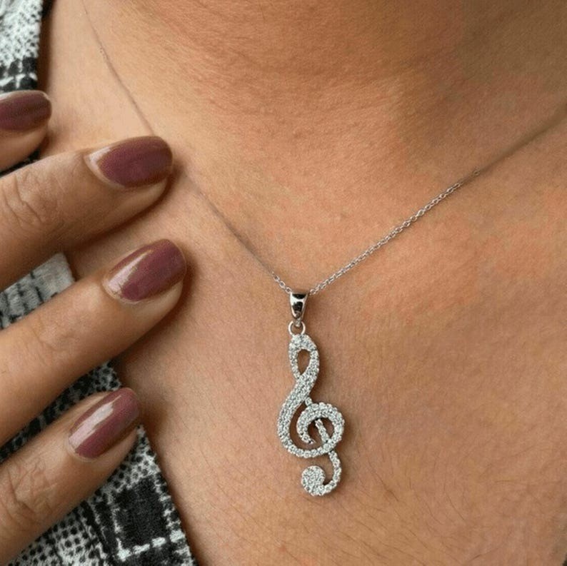 Music Treble Clef Pendant Round Valentine Gift Necklace for Women In Silver