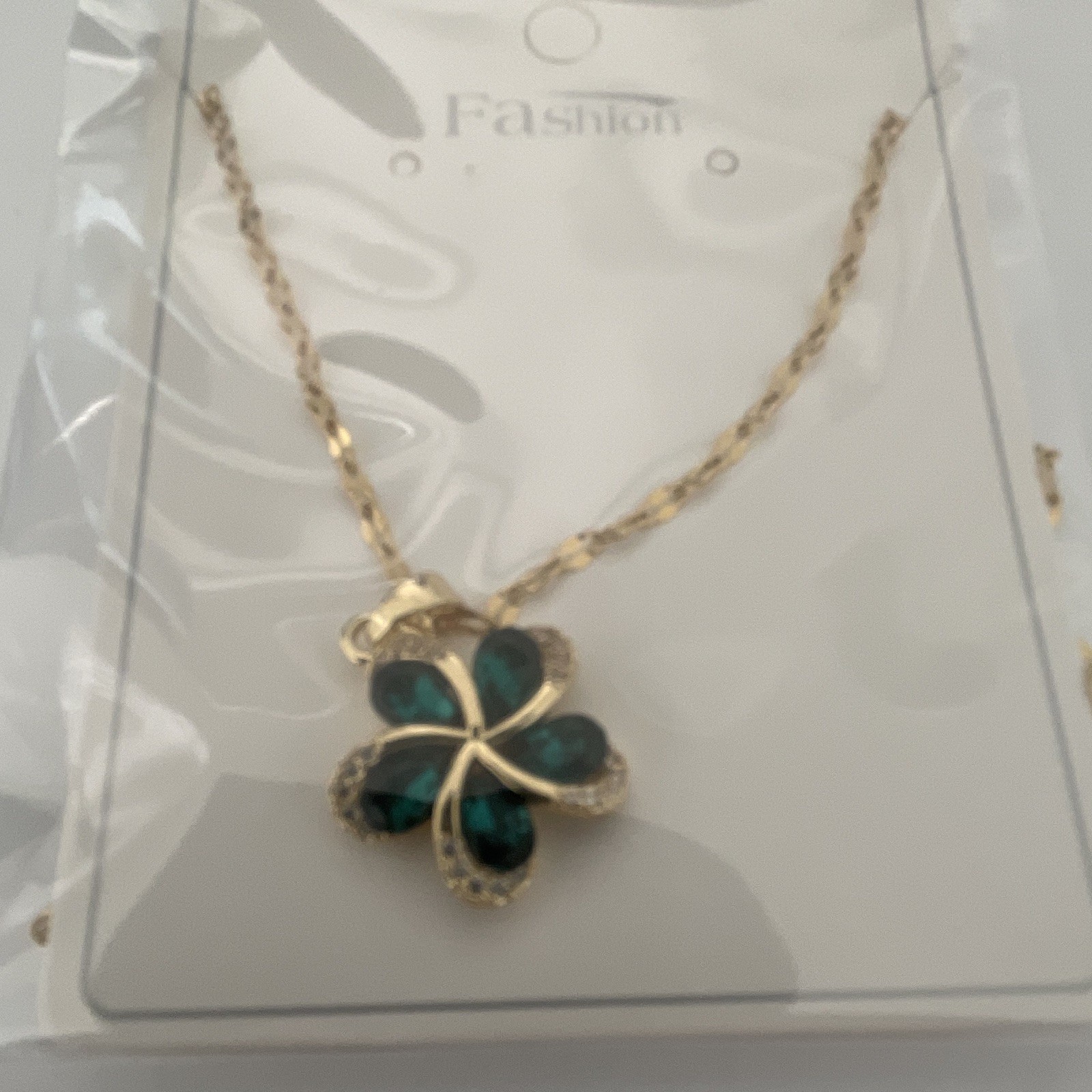 Gold Tone Green Crystal Clover Charm Pendant Chain Necklace Lucky Flower Theme