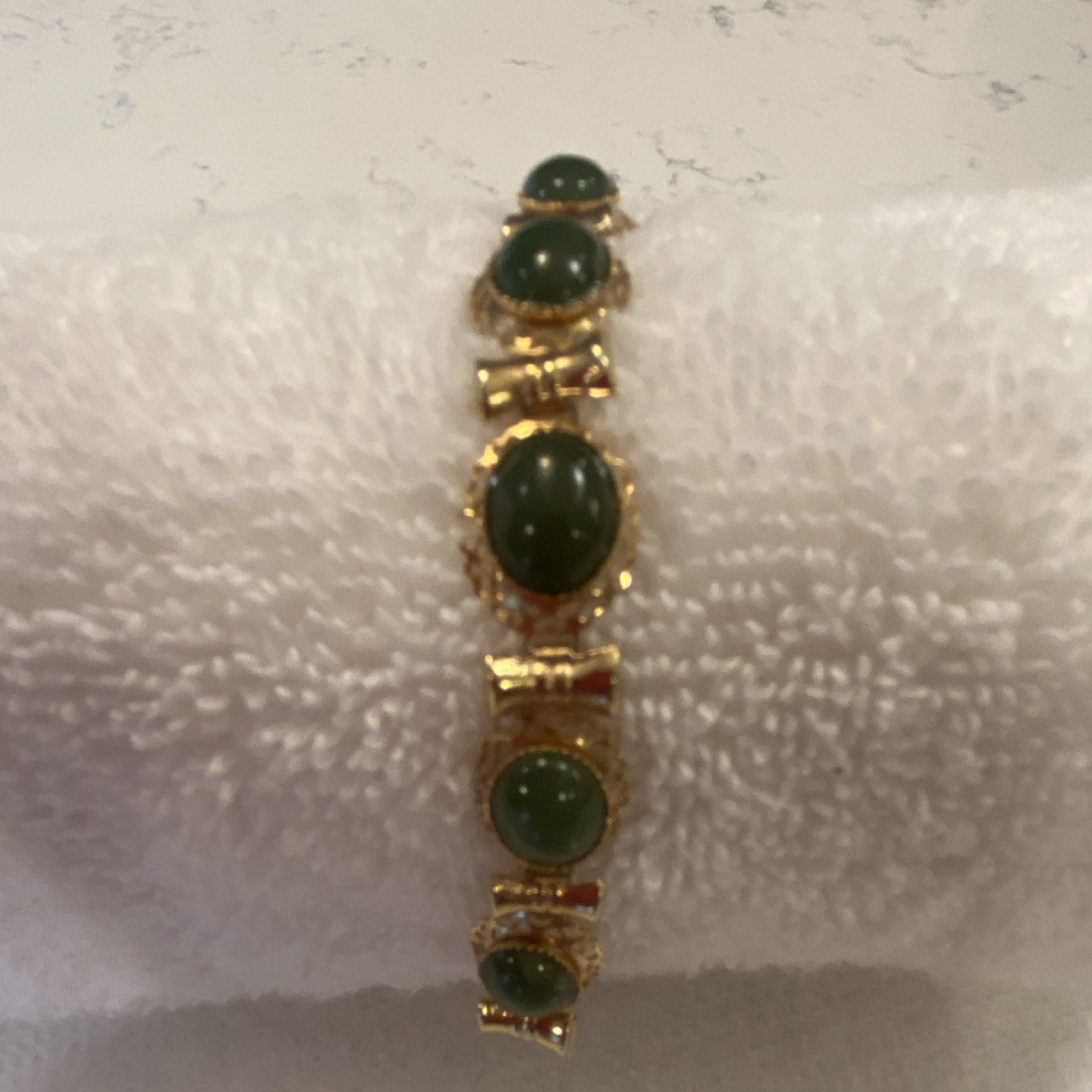 Gold-Tone Bar Link Chain Jade Bracelet Box Clasp Green Oval Cabochon Bezel 5