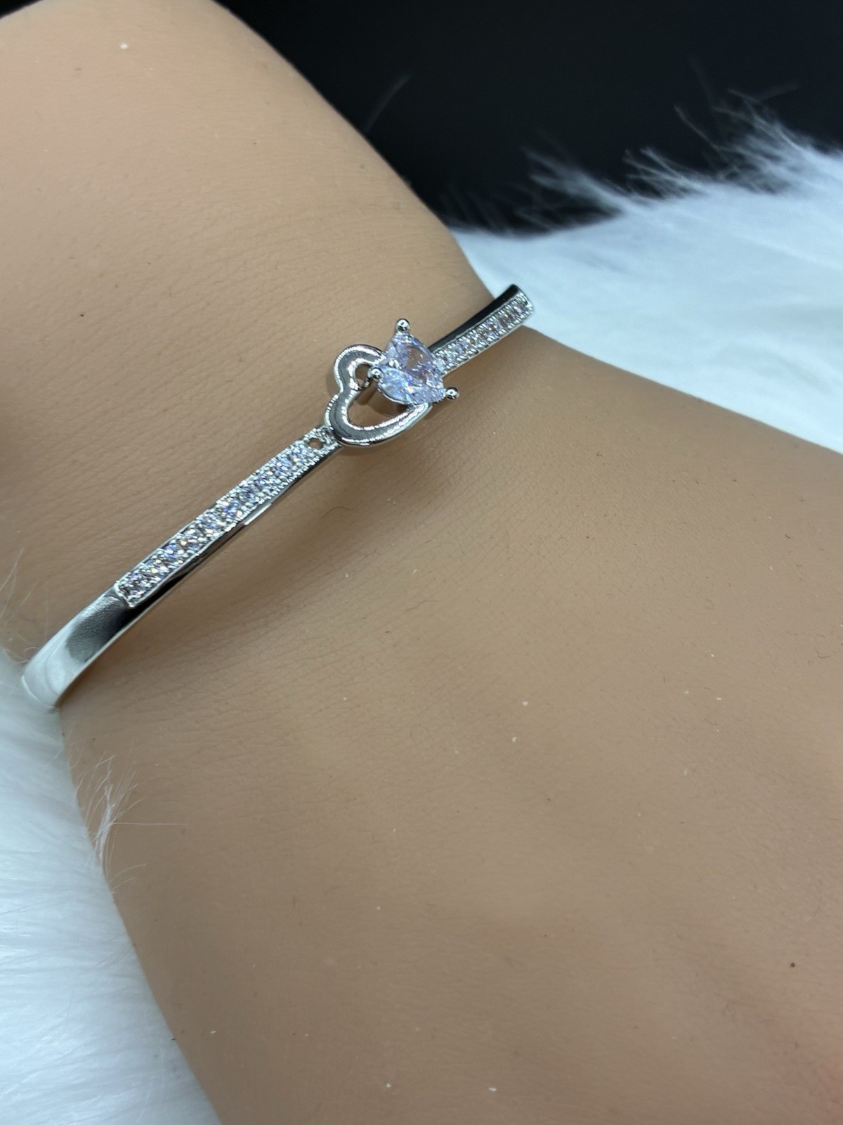 Shiny Silver Plated Cubic Zirconia Heart Dangle Bangle Bracelet for Women Bridal