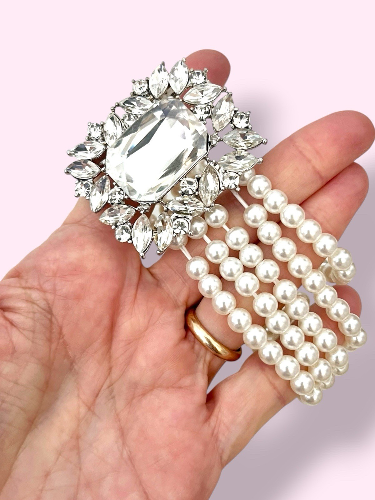 Vintage Look 1.25″ Wide White Faux Pearl Crystal Stretchable Statement Bracelet