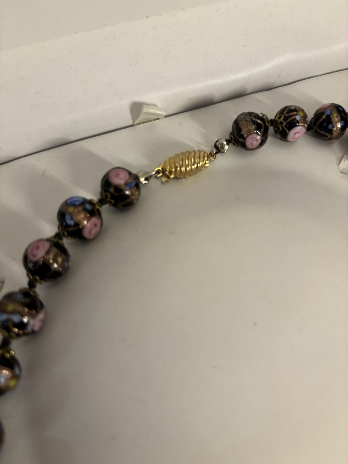 Black Glass Beaded Necklace Pink Rose & Blue Accents Gold-Tone Barrel Clasp