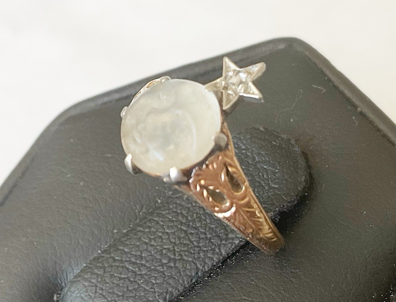 Antique Victorian 14k Ring With Carved Moon face Moonstone Diamond G2U